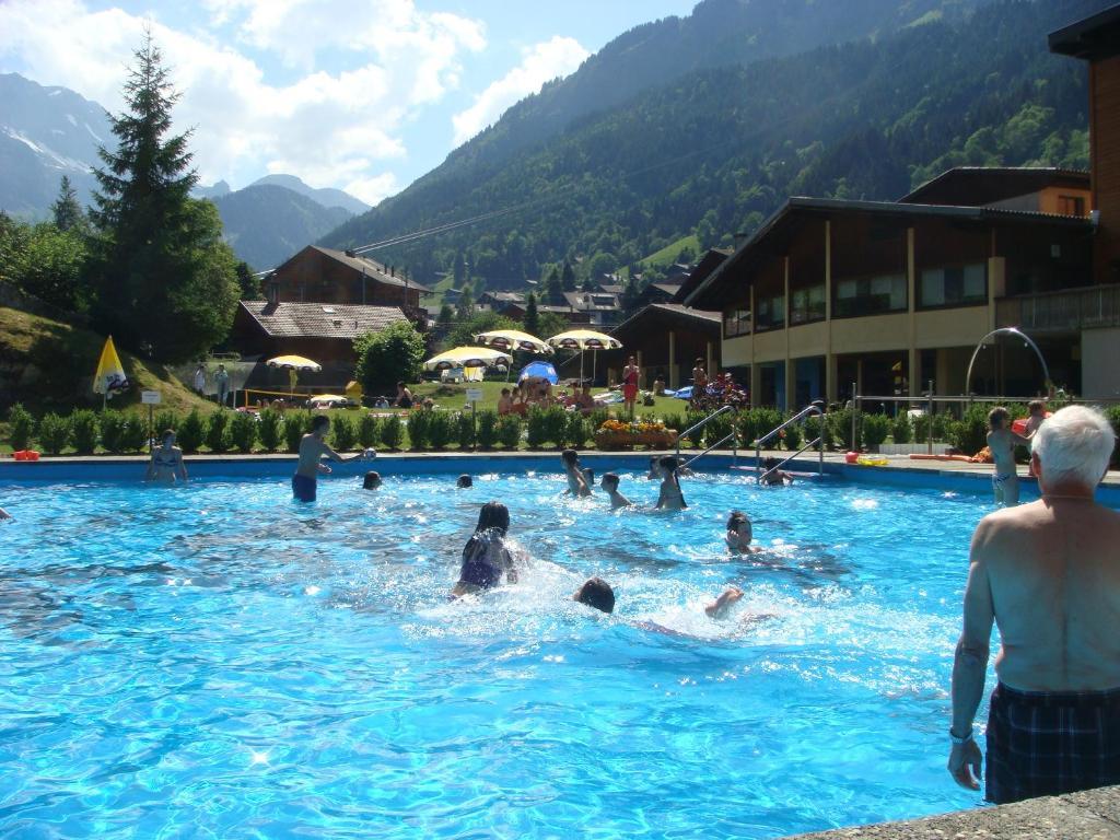 Hotel Des Alpes Champéry Buitenkant foto