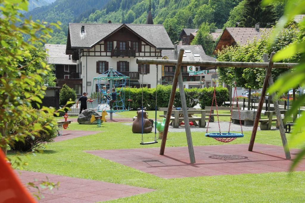 Hotel Des Alpes Champéry Buitenkant foto